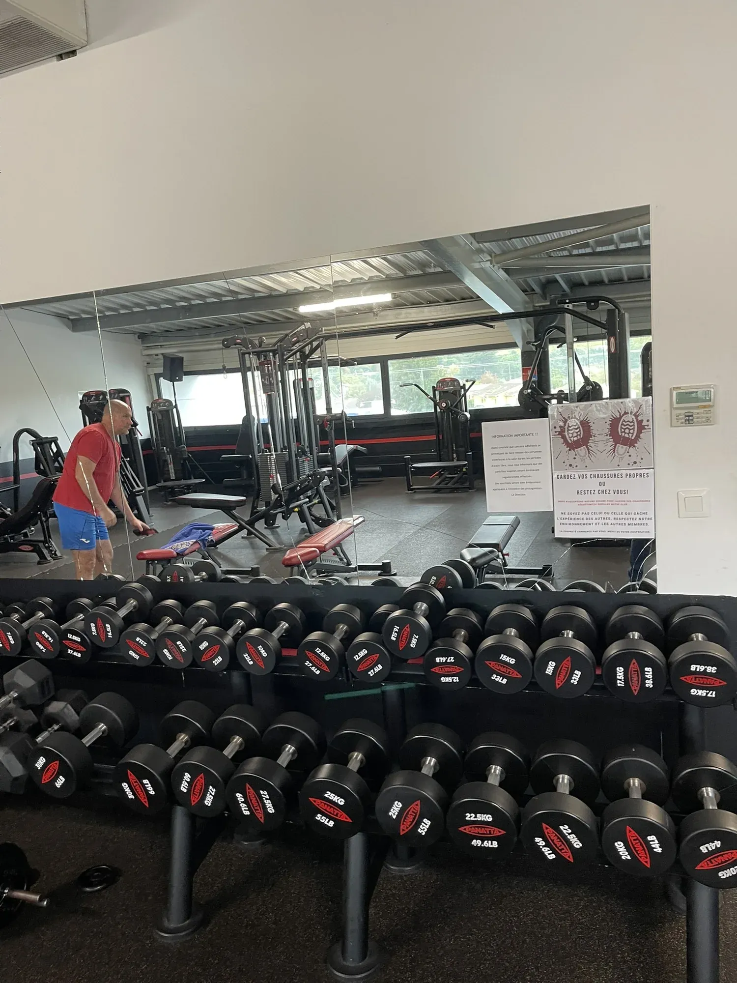 Espace haltères Panatta utilisé au club OXYGÈNE Fitness.